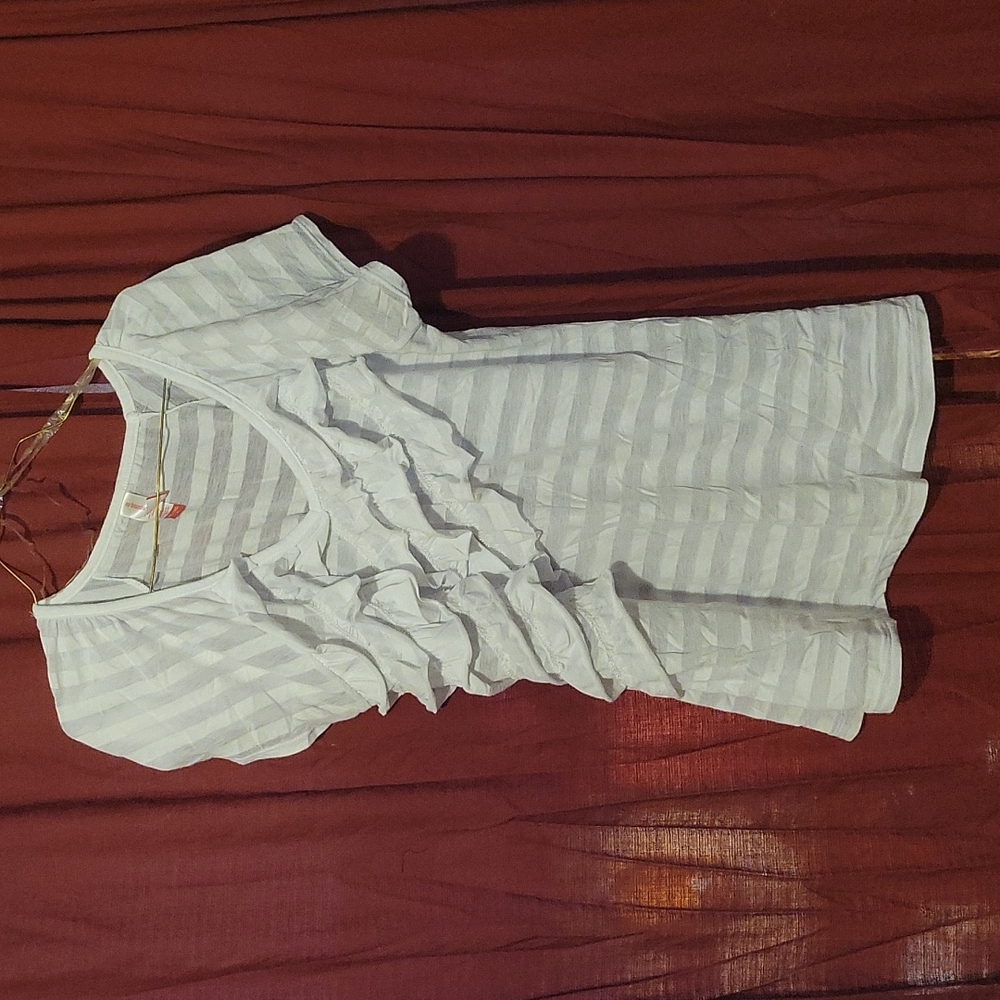 No Boundaries V Neck ruffle top